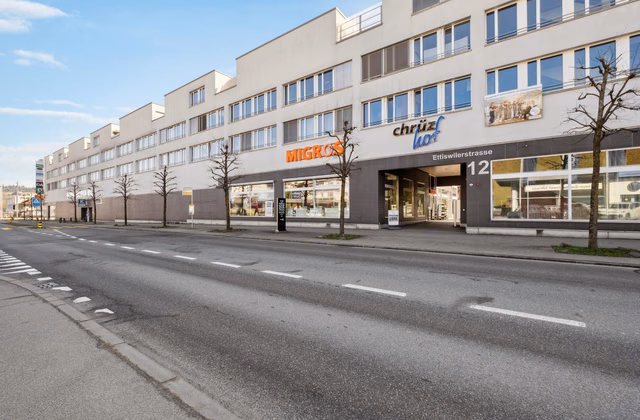 Flexible practice and service space (55m² to 124m²)