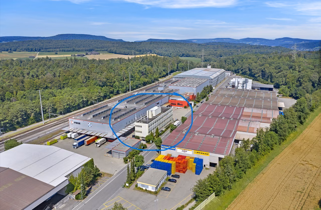 Office space ready for immediate occupancy in a busy logistics‑industrial district