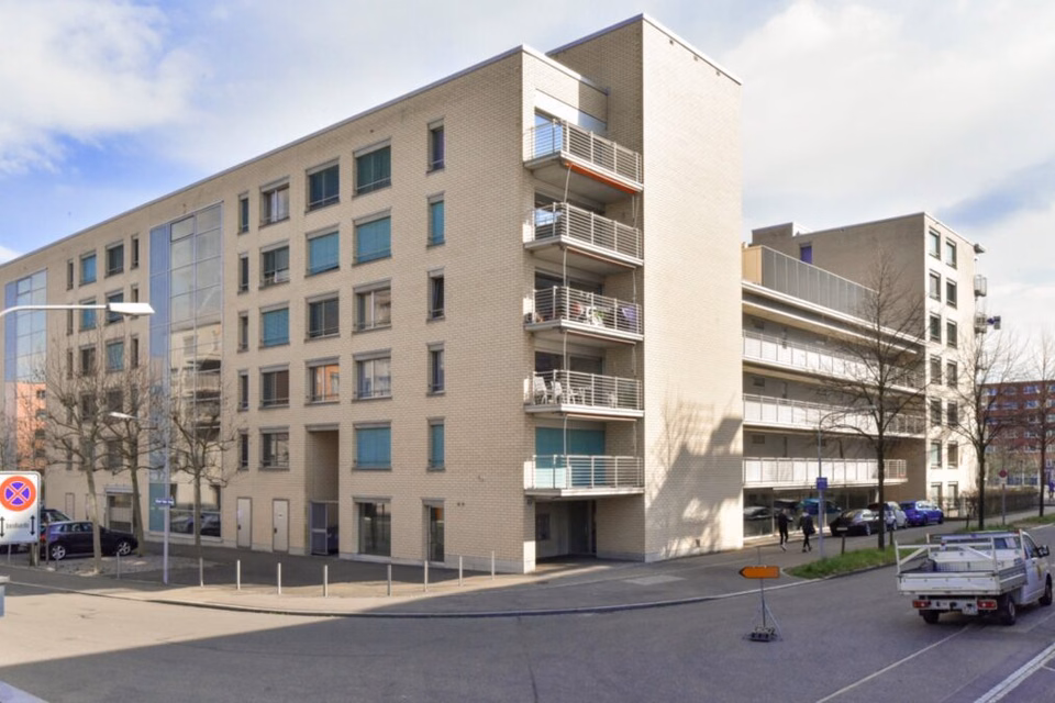 Motorcycle parking spaces for rent!, Am Park, Margrit, 8050 Zürich, Zurich, CH