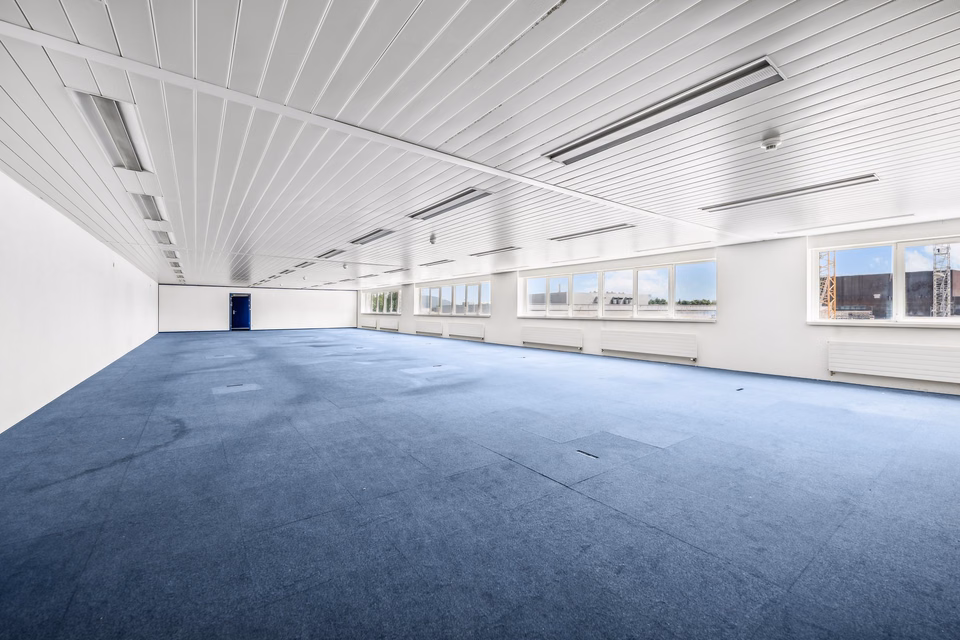 Spacious office premises in a central location, Industriestrasse, 4623 Neuendorf, Solothurn, CH