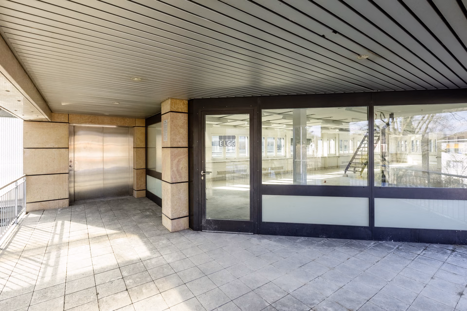 Prime location: Attractive office premises directly at Belp train station, Bahnhofplatz, 3123 Belp, Bern, CH