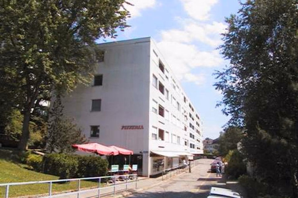 Outdoor parking space for rent near the Chailly district, Ch. du Devin, 1012 Lausanne, Vaud, CH