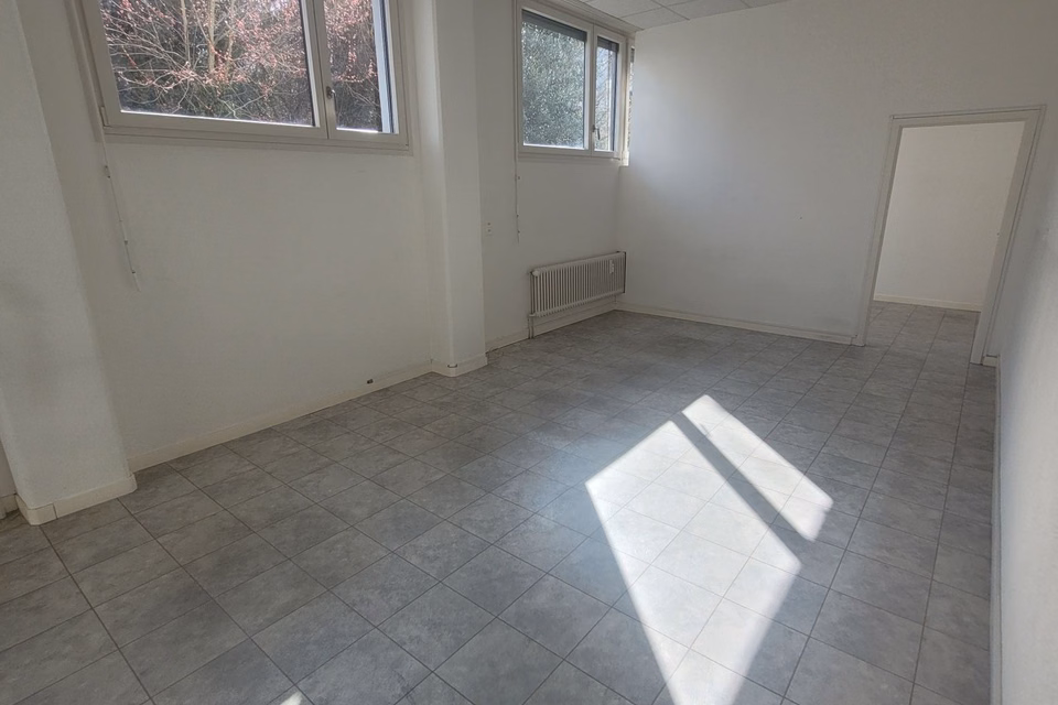 Attractive commercial space on the ground floor – ideal for retail, office or showroom, J.J. Balmer - str., 4053 Basel, Basel-City, CH