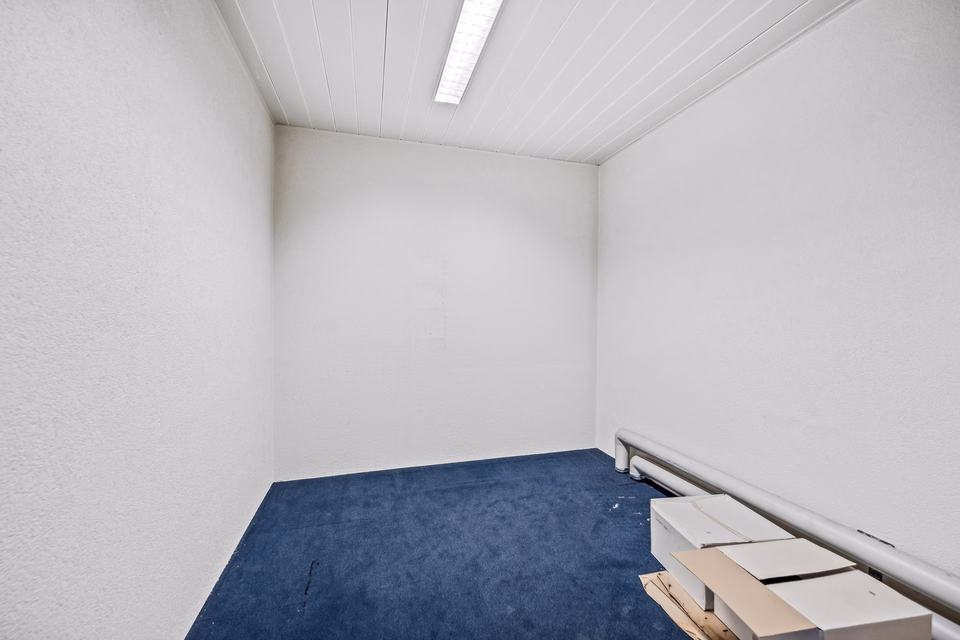 Spacious office premises in a central location, Industriestrasse, 4623 Neuendorf, Solothurn, CH