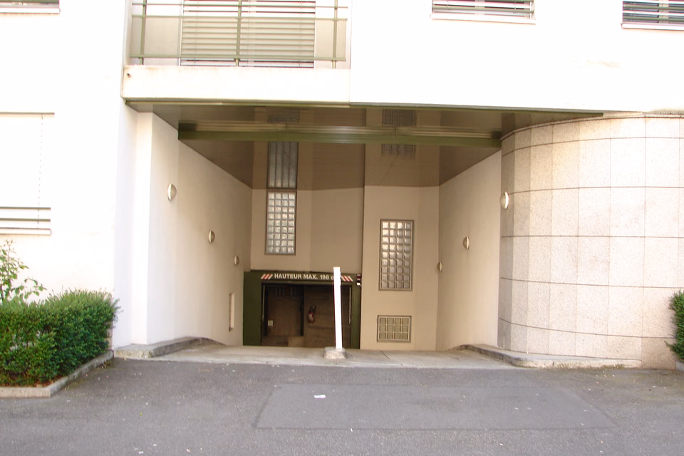 Parking at Charmilles, Rue Amiel 13, Parkings, 1203 Genève, Geneva, CH
