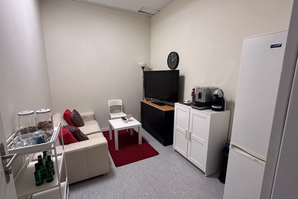 Spacious office/studio and/or retail premises on Wasgenring, Wasgenring, 4055 Basel, Basel-City, CH