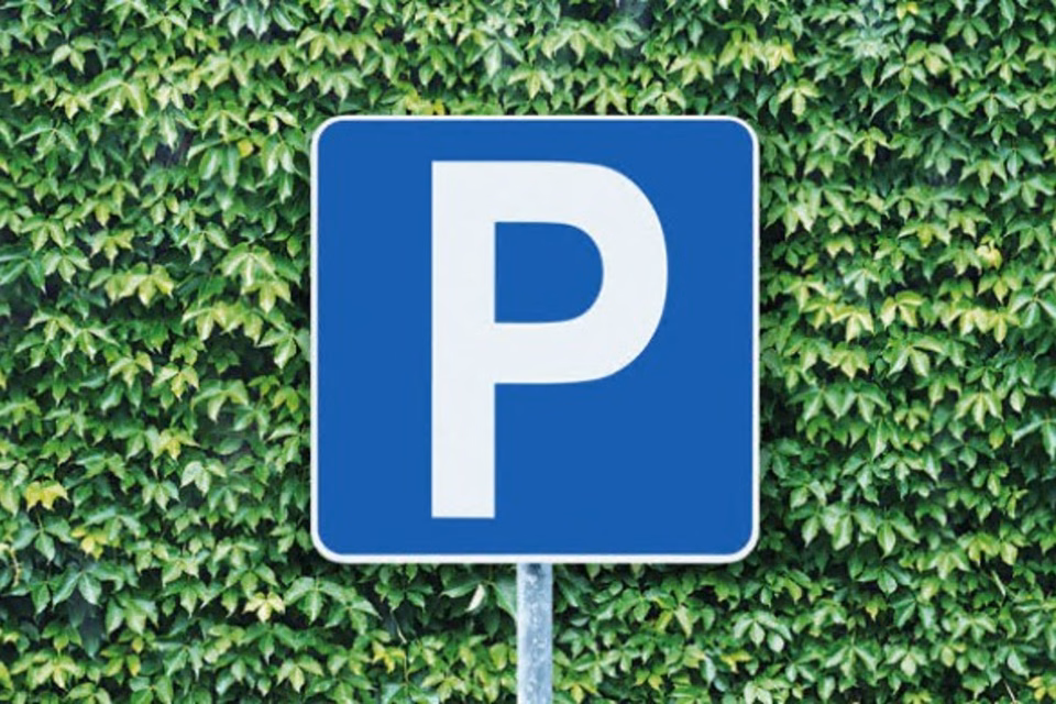 Parking directly behind the station, Neuhardstr. 33, PP, 4600 Olten, Solothurn, CH