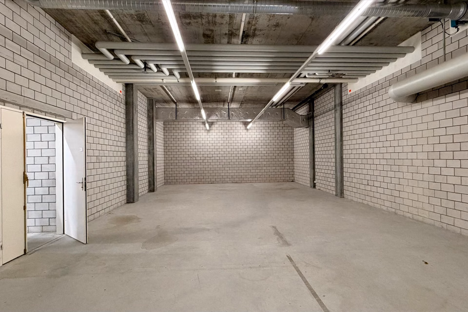 Centrally located storage room for rent near Baden train station, Langhaus, 5400 Baden, Aargau, CH