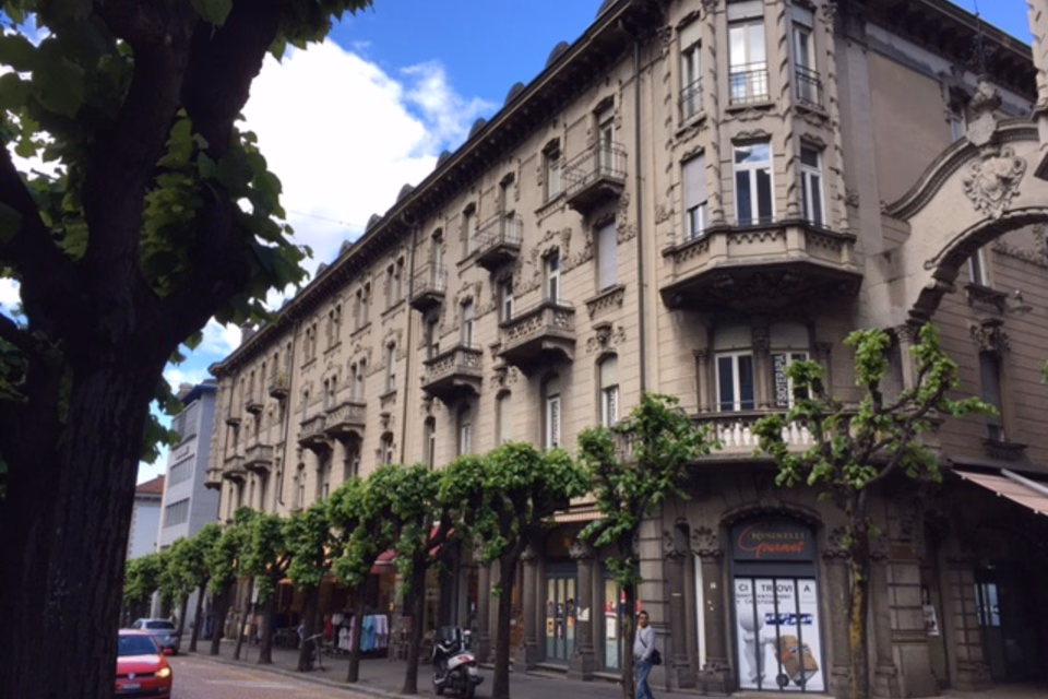 Office in a central location in Bellinzona, Viale Stazione, 6500 Bellinzona, Ticino, CH