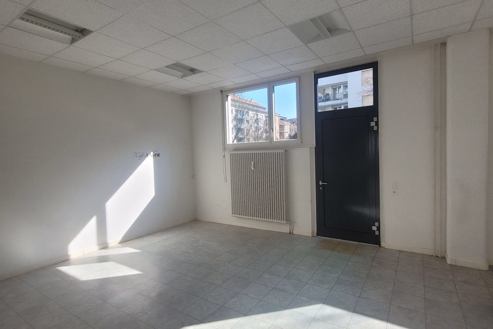 Attractive commercial space on the ground floor – ideal for retail, office or showroom, J.J. Balmer - str., 4053 Basel, Basel-City, CH