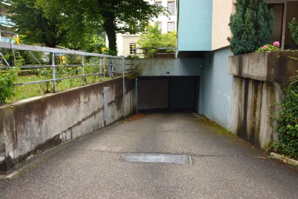 Indoor parking space near Burgdorf train station!, Polieregasse 4, Einstellhalle, 3400 Burgdorf, Bern, CH