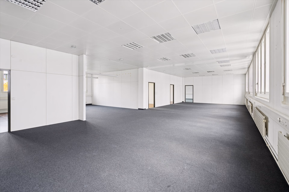 Plenty of space for your ideas – 293 m² bright commercial space in a top location, Romanshorner Strasse, 8288 Kreuzlingen, Thurgau, CH