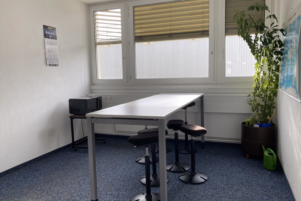 Office space ready for immediate occupancy in a busy logistics‑industrial district, Schützenmattstr. Bürogeb, 8180 Bülach, Zurich, CH