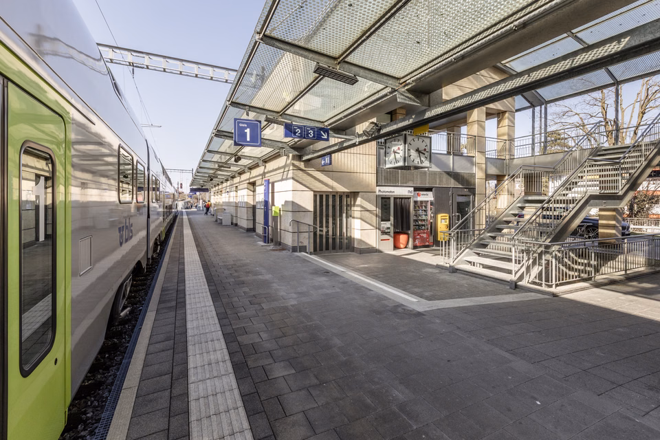 Prime location: Attractive office premises directly at Belp train station, Bahnhofplatz, 3123 Belp, Bern, CH