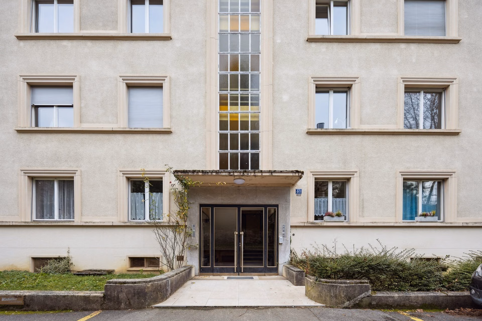 Outdoor parking space for rent in the Mon Repos neighbourhood, Av. du Tribunal - Fédéral, 1005 Lausanne, Vaud, CH