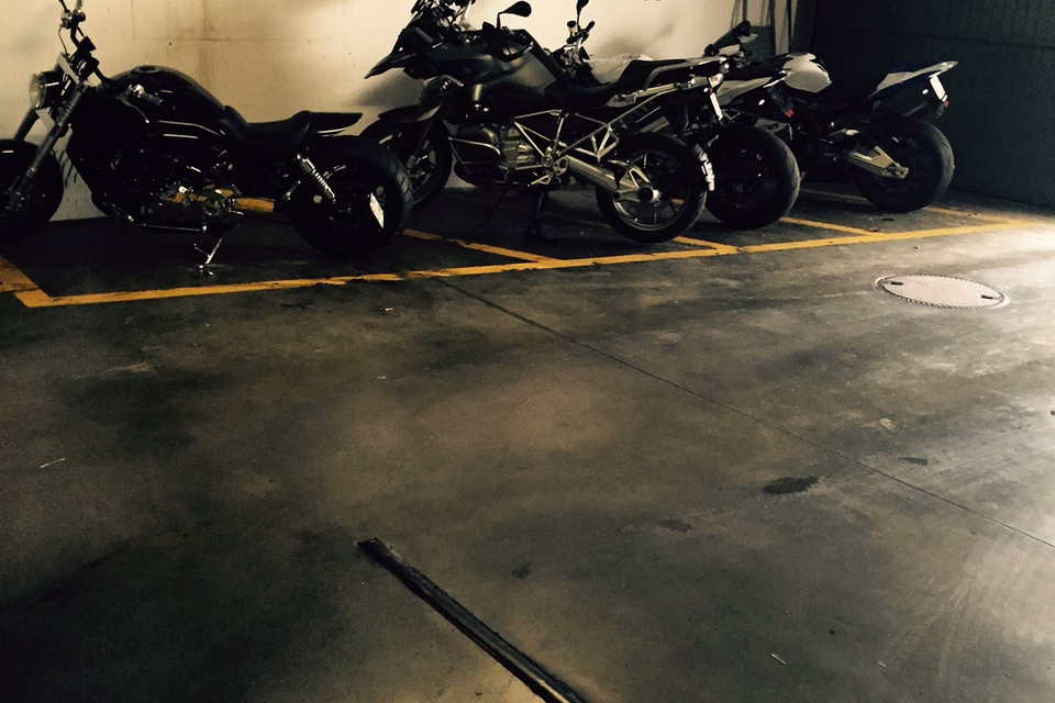 Motorcycle parking space in the underground garage!, Rütiwisstr.17 - 25, EH, 8604 Volketswil, Zurich, CH