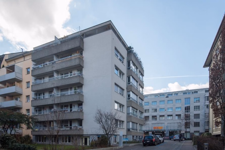 We won't leave your car out in the rain!, EH Missionsstr., 4055 Basel, Basel-City, CH