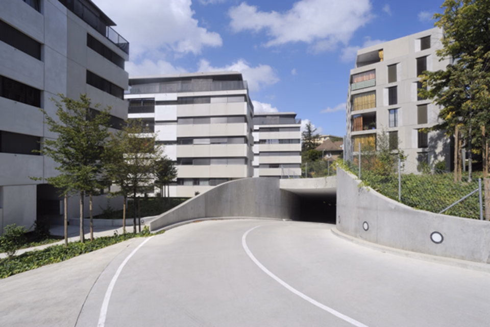 Small indoor parking space near the city center, Parking - Grandes-Roches, 1018 Lausanne, Vaud, CH