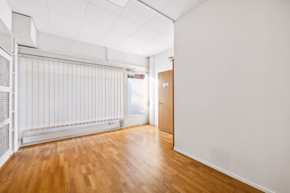 Attractive commercial space near Bad. Bahnhof, Riehenstr., 4058 Basel, Basel-City, CH