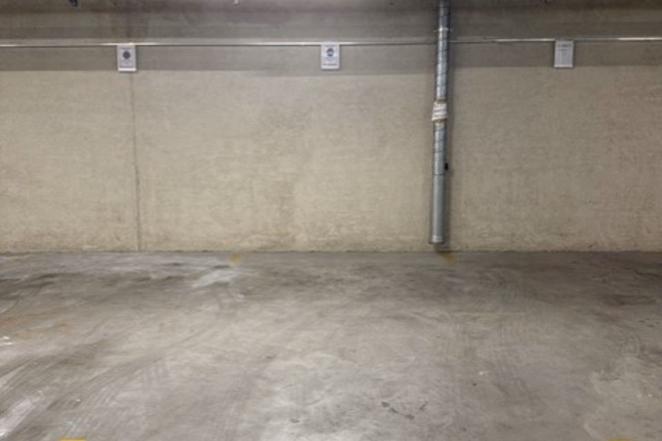 Centrally located indoor parking space - near Basel SBB, Peter-Merian-Str. 80, Garage, 4052 Basel, Basel-City, CH