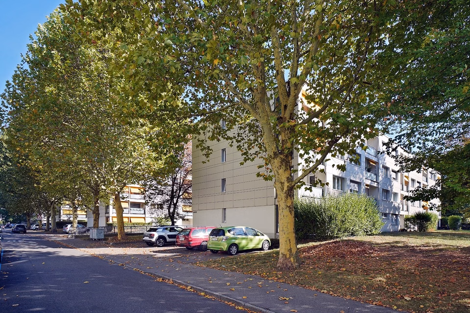 Outdoor parking space, Sonnenbergstr./Garagen, 4127 Birsfelden, Basel Land, CH