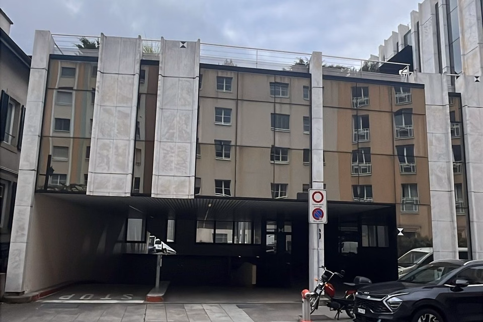 Secure indoor parking space, Avenue Industrielle, 1227 Carouge GE, Geneva, CH