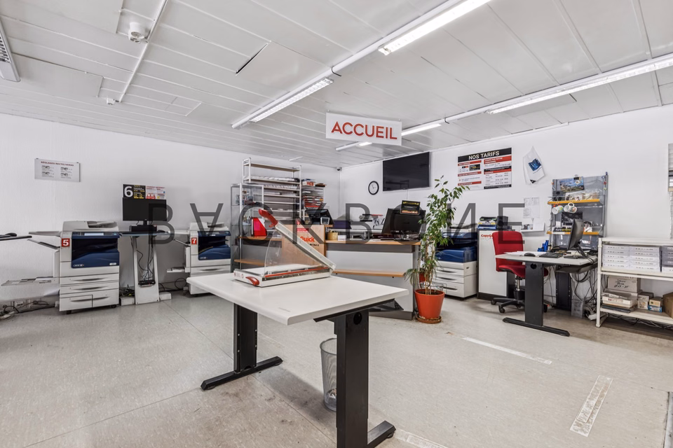 Retail space for a fixed term (max. 2 years), pl. Pépinet, 1003 Lausanne, Vaud, CH