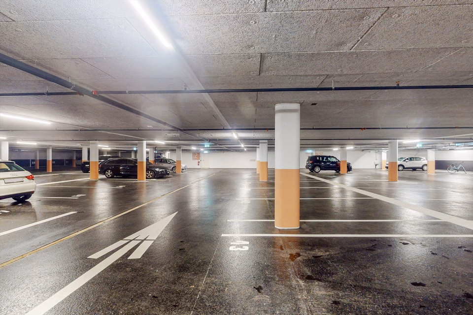 Motorcycle parking space for rent, Via Brentani 12,14,16, EH, 6900 Lugano, Ticino, CH