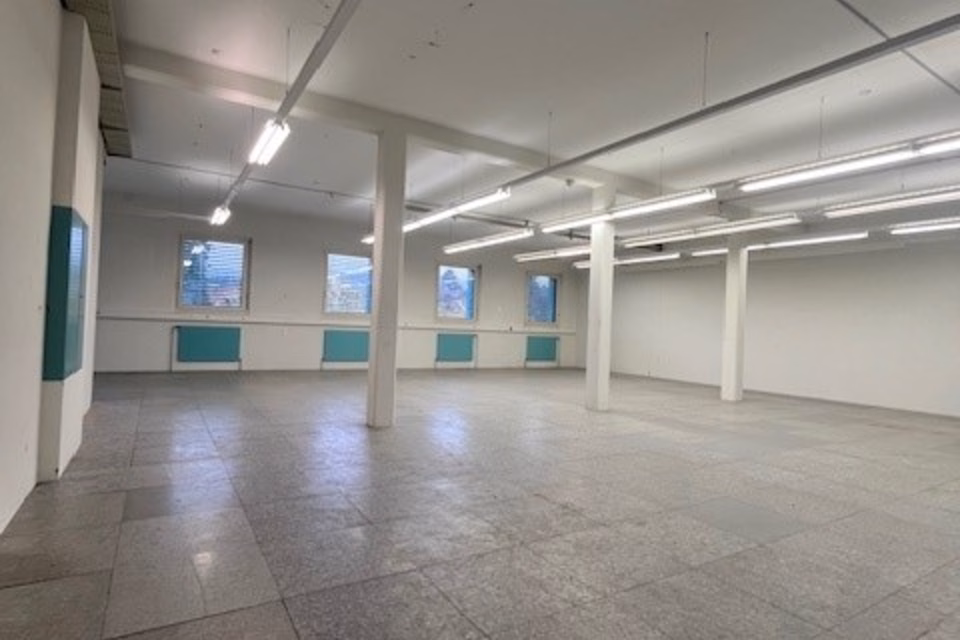 Central commercial space in Brügg BE, Poststrasse, 2555 Brügg bei Biel, Bern, CH