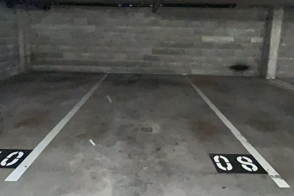 Secure indoor parking space, Avenue Industrielle, 1227 Carouge GE, Geneva, CH