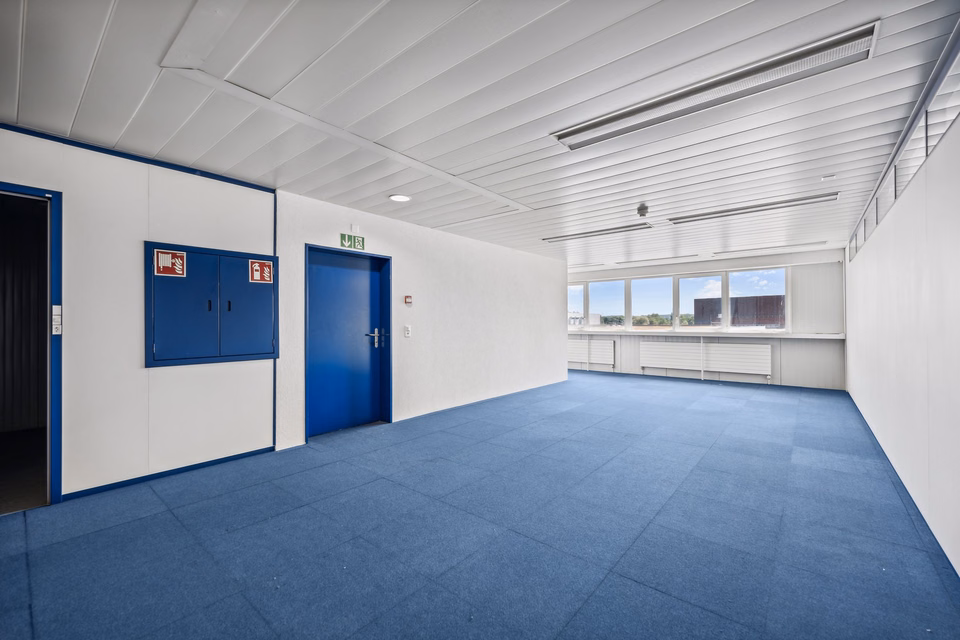Spacious office premises in a central location, Industriestrasse, 4623 Neuendorf, Solothurn, CH