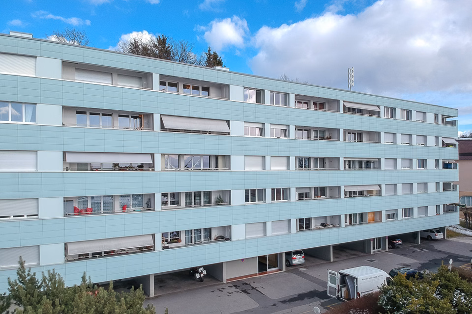 Outdoor parking space near the Chailly district, Ch. du Devin, 1012 Lausanne, Vaud, CH