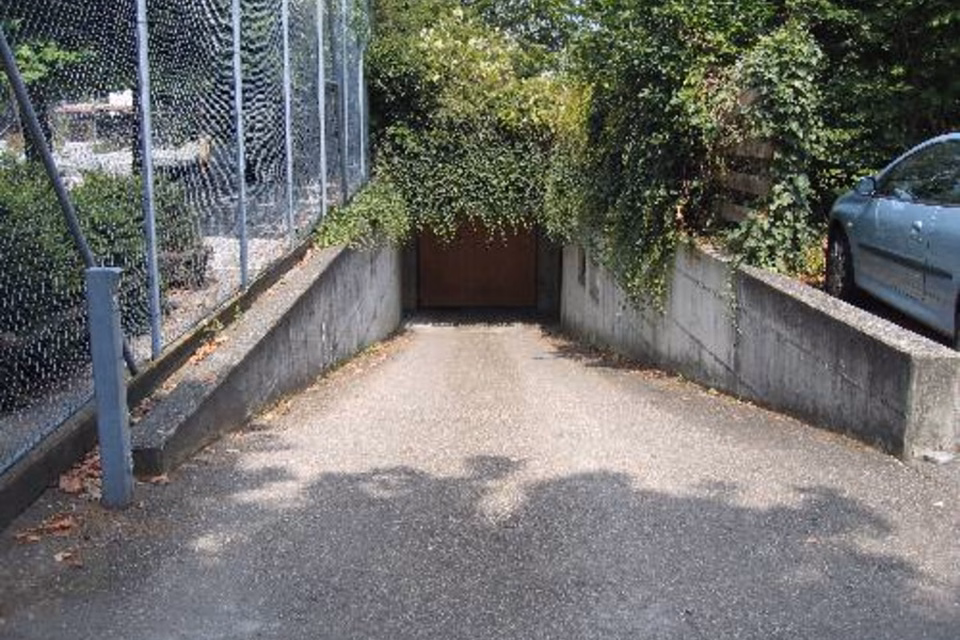 Looking for parking spaces in Kloten?, Dorfstr. 29a / Einstellhalle, 8302 Kloten, Zurich, CH