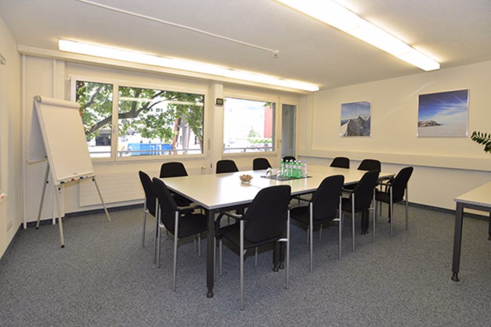New perspectives for you!, Baarerstr., 6300 Zug, Zug, CH