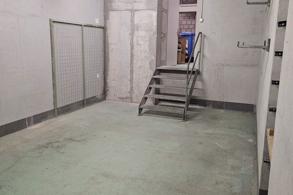Storage room directly at Spiez railway station, Bahnhofstr., 3700 Spiez, Bern, CH