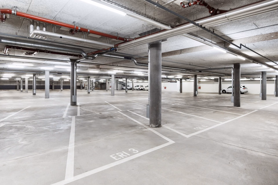 Indoor parking spaces at Centre Patio Plaza, ch. de l'Etang, 1214 Vernier, Geneva, CH