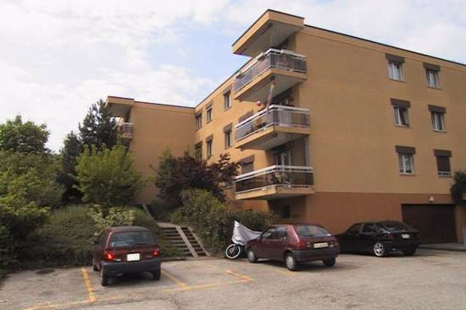 Indoor parking space for rent, Rte de Buyère, 1030 Bussigny, Vaud, CH
