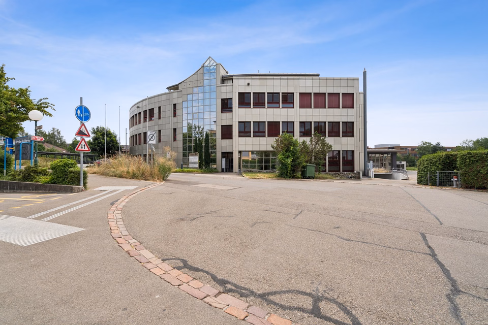 Fitted office for rent in Nänikon!, Stationsstrasse, 8606 Nänikon, Zurich, CH