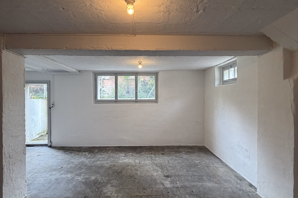 29 m² storage room in a quiet location in Zürich-Wollishofen, Albisstrasse, 8038 Zürich, Zurich, CH