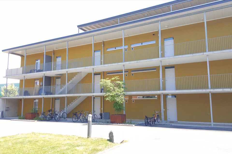 Does your motorcycle need a roof over its head?, Siedlungsstrasse 1 - 12 AEH, 3603 Thun, Bern, CH