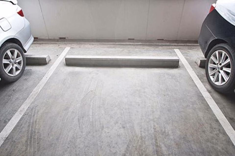 Parking spaces for rent!, Bergellerstrasse, 8049 Zürich, Zurich, CH