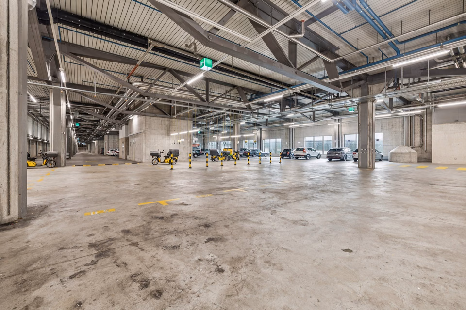 Centrally located indoor parking space - near Basel SBB, Peter-Merian-Str. 80, Garage, 4052 Basel, Basel-City, CH