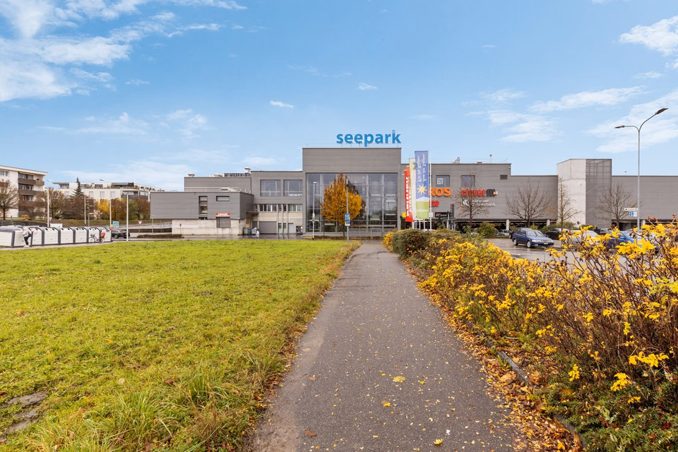 Attractive rental unit on the 2nd floor of the Seepark shopping centre, EKZ Seepark, Bleichestr., 8280 Kreuzlingen, Thurgau, CH