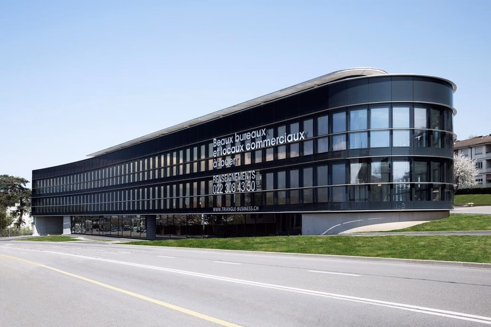 Parking space in underground garage near airport, Route de Ferney 194, 1er s-s, 1218 Le Grand-Saconnex, Geneva, CH