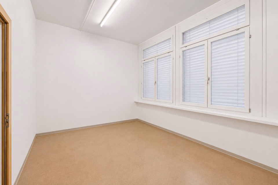 SPACE FOR YOUR IDEAS - versatile commercial space in Zurich Altstetten, Bernerstrasse Nord, 8064 Zürich, Zurich, CH