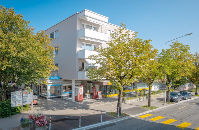 Central commercial space in Rümlang for rent