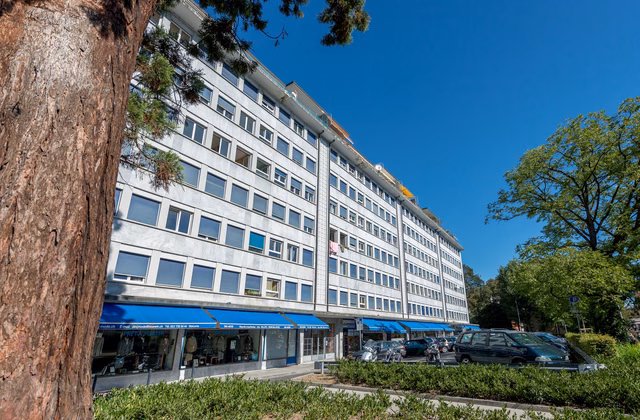 Retail unit near Cornavin train station