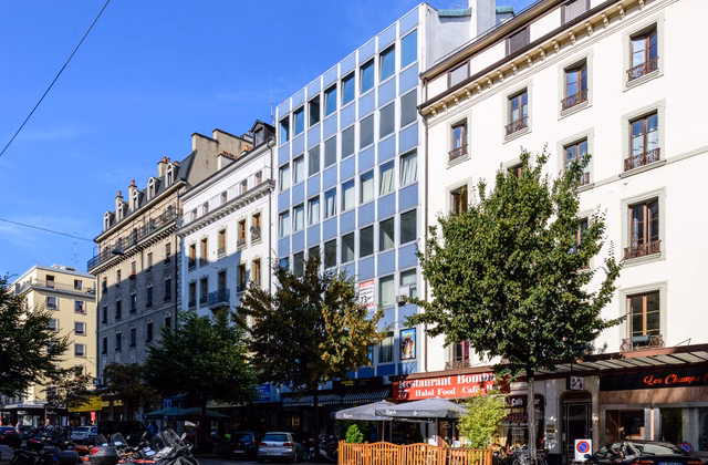 Through retail unit on 2 levels in pedestrian zone near Cornavin