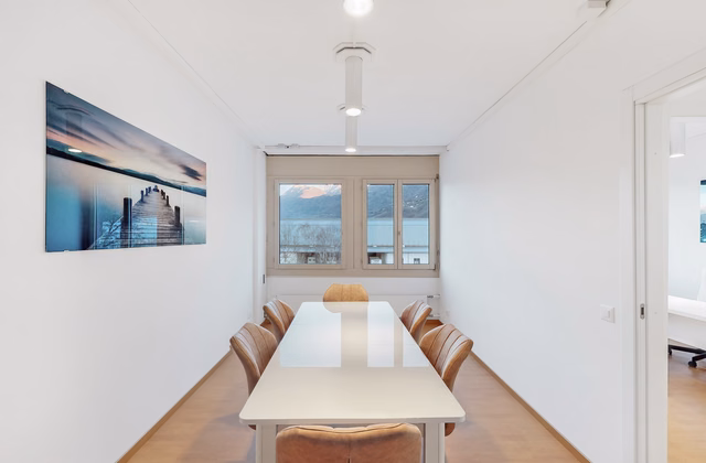 Spacious commercial spaces in the centre of Luserte