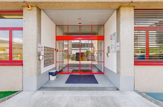 Ground-floor commercial space of 125 m² - strategic accessibility in Manno